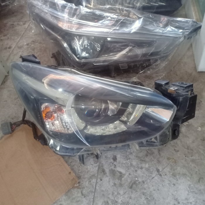 head lamp lampu depan Mazda 2 skayactiv kanan original