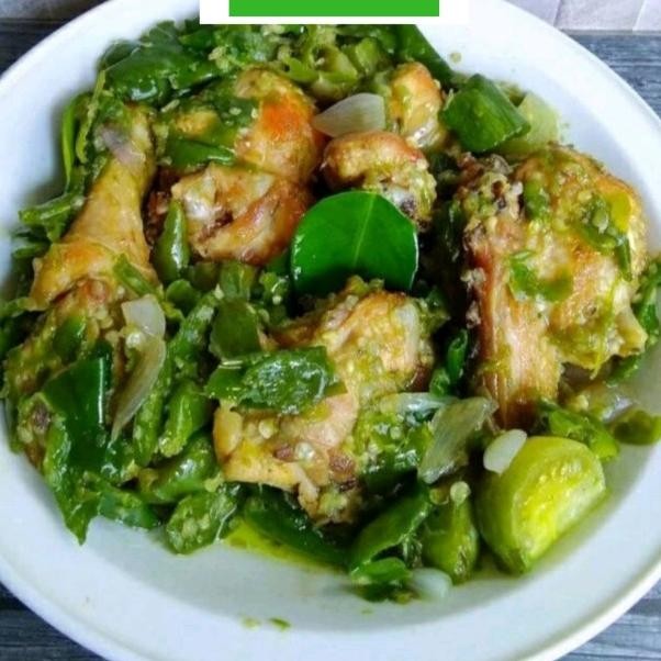 

Ayam Goreng Sambal Hijau (Paket Lengkap)