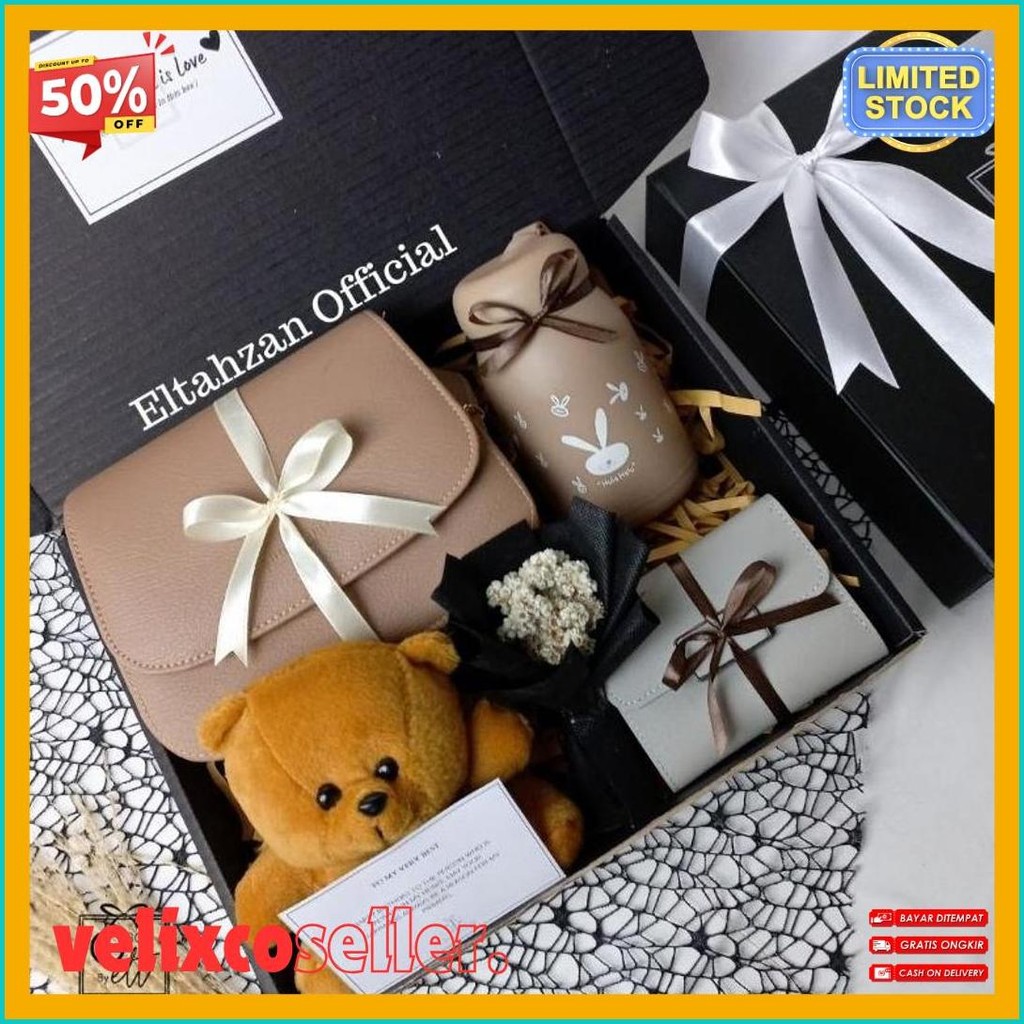 

Gift Box Tas Cewek Premium Hampers Cewek Hadiah Ulang Tahun Kao Wisuda Graduatioan Birthday Annyversary (Lagi Rame)