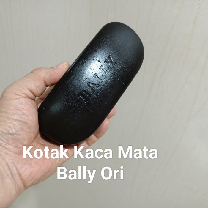 

Farizal - Kotak Box Kaca Mata Ba L Ly Original