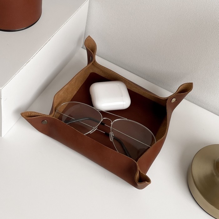 

Farizal - Leather Tray (Kulit Sapi) / Office Container