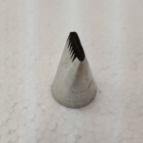 

Wilton Spuit Buttercream Tip 1D Motif Large Basketweave