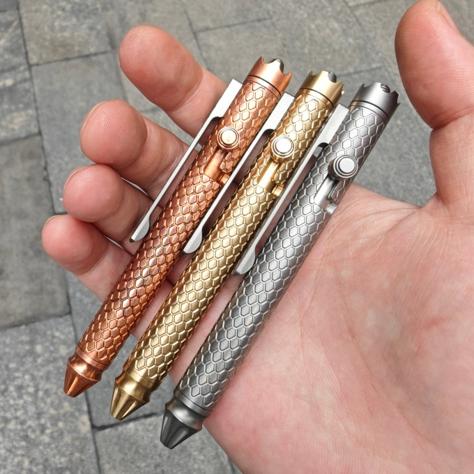 

CNEDC Pena Skala Naga Pena Gyro Kuningan dan Tembaga Pena Gel Portabel Alat Luar Ruangan Klip Pena Aloi Titanium |BE7CF190|