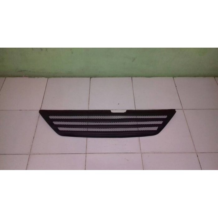 Grill Racing Nissan Serena C 24