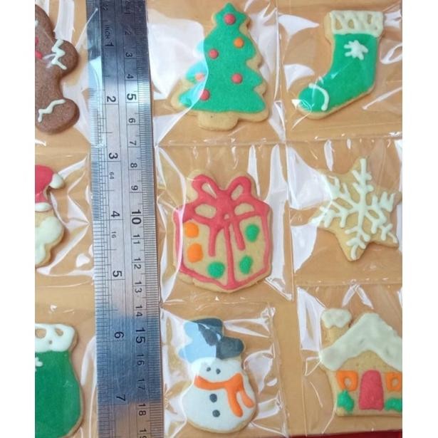 

Gratis Ongkir Hampers Natal Kue Kering Karakter Christmas Souvenir Natal Termurah