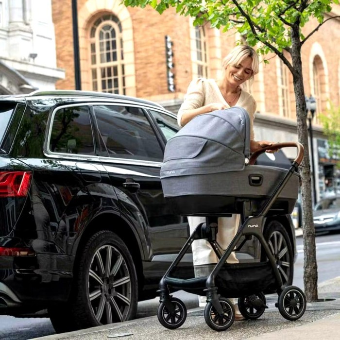 Nuna Cari Aire Bassinet / Carry Coat Nuna / Baby Carrier Nuna From Baby Newborn