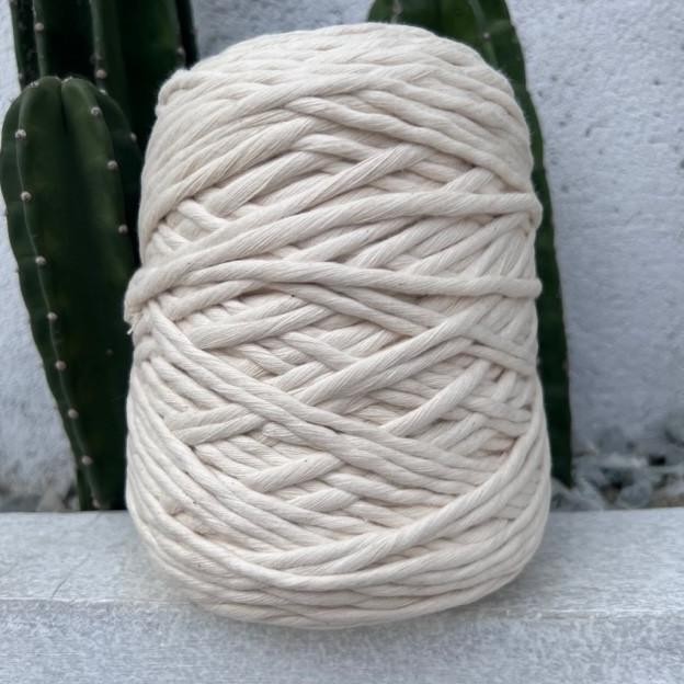 

Tali macrame single strand 4mm beige