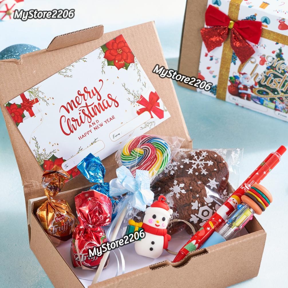 

CR - Mini Box Parcel Hampers Tukar Kado Natal Christmas isi Chocochips, Cokelat, Gantungan Kunci dll TERLARIS