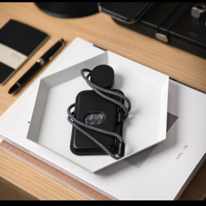 

BEBAS ONGKIR - Name Tag ID Card Holder PRO with Landyard Orbitkey