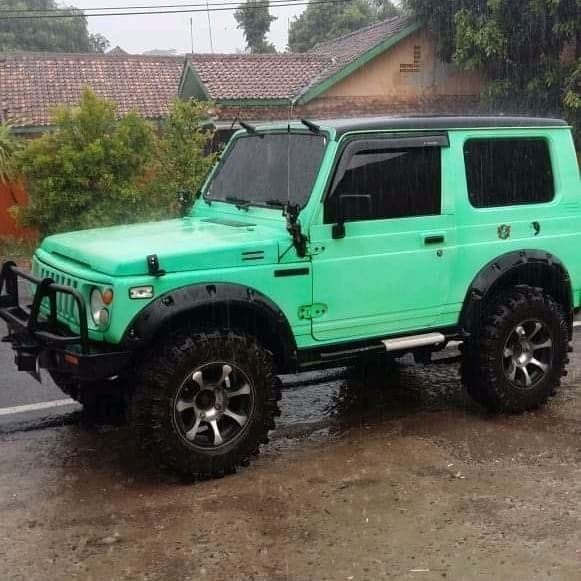 Fender Bulat Jimny Katana Terbatas