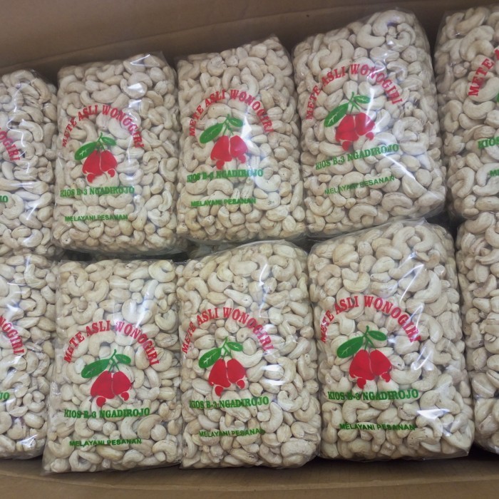 

Ready Kacang Mete/ Mede Mentah Super Utuh 1Kg Asli Wonogiri Murah Kering