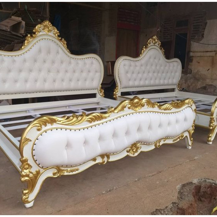 Tempat tidur ukir dipan jepara gold putih queen mewah