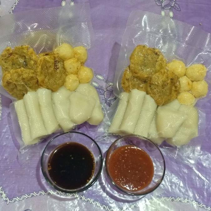 

Pempek frozen vacuum isi 20 pcs campur hc