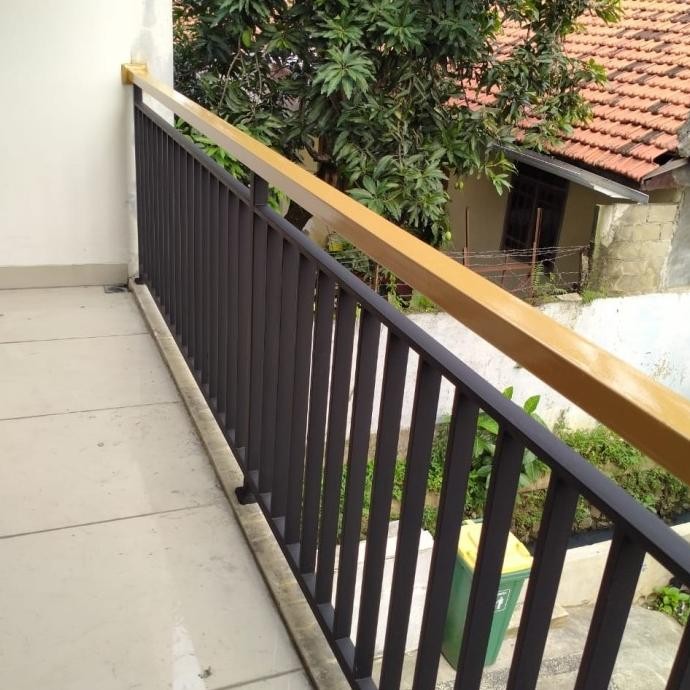 railing balkon minimalis