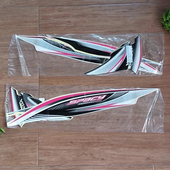 Terlaris Stiker Bodi Lis Body Striping Spacy 2012 Putih