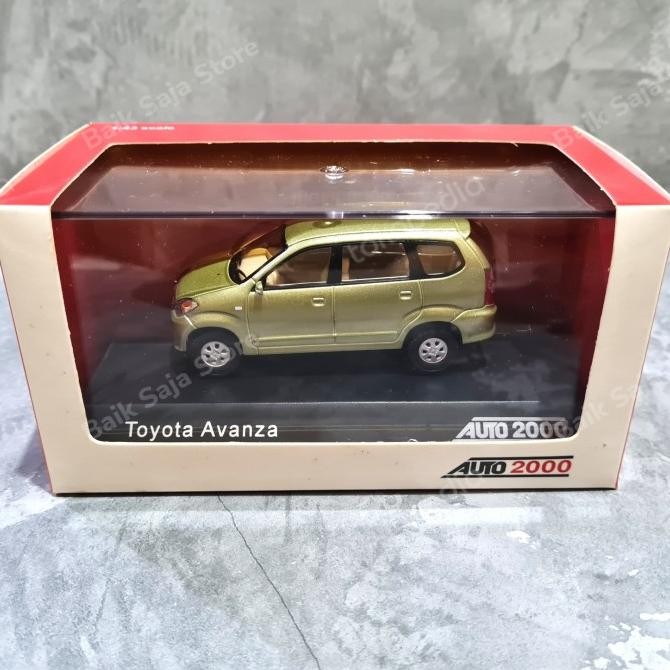 Miniatur Toyota Avanza diecast - green 1:43