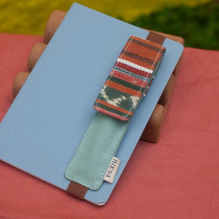 

Andra - Pembatas Buku Jeda Rua - Cloth Bookmark And Pen Holder Noesa