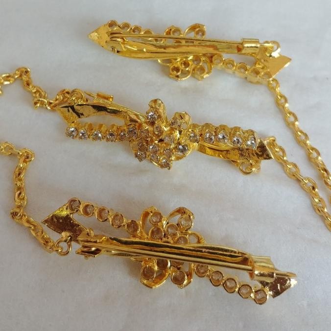 Bros Mata Sipit Lapis Emas Peniti Kebaya 3 Susun H56J