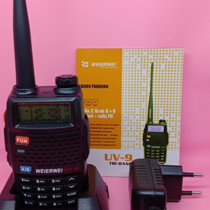HT HANDY TALKIE WEIERWEI UV-9 TRI BAND