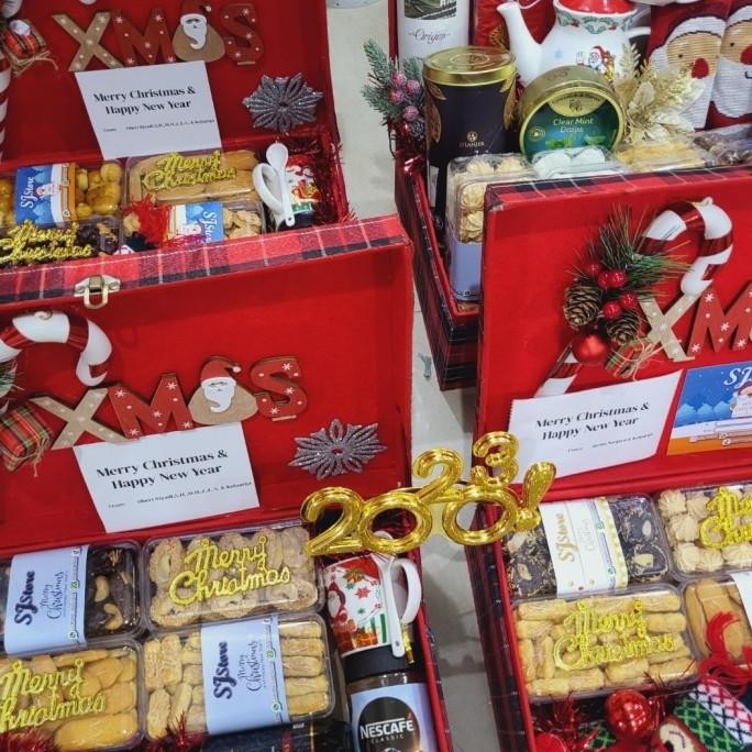 

Sale! Paket dekorasi hampers natal christmas parcel hadiah kue kering 128