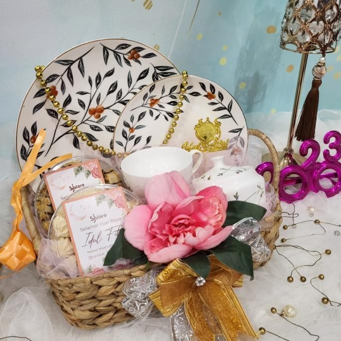 

Sale! Paket Dekorasi Lebaran Idul Fitri Hampers Parcel Hadiah Kue Kering 018