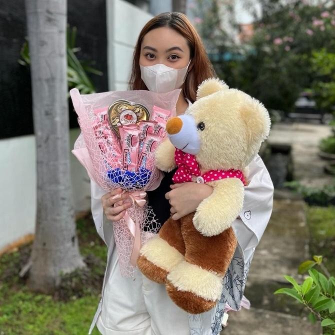 

Sale! Buket Bunga Sabun Box Hadiah Gift Set Valentines Day Coklat Boneka 045