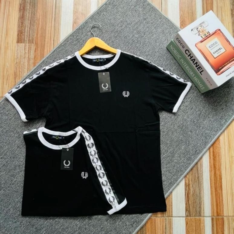 Promo T-Shirt Taped Laurel Fred P Hitam