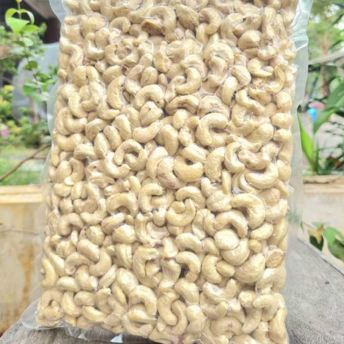 

Kacang Mede Mentah Mete Wonogiri 1Kg Super ( W320 )