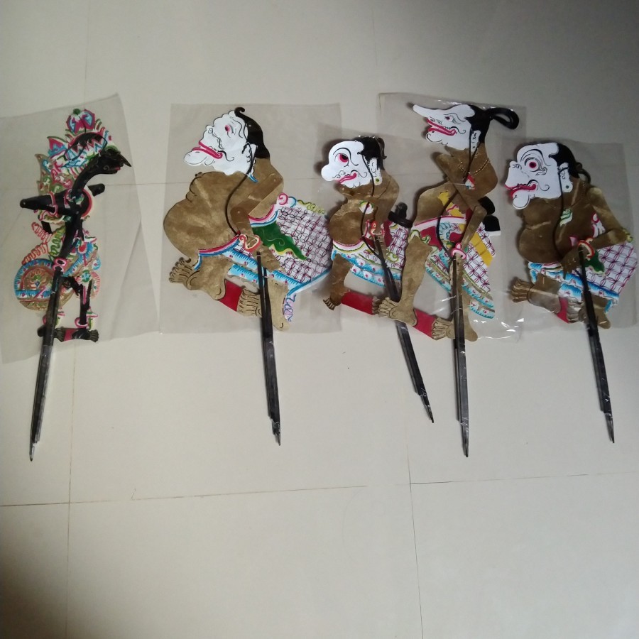 wayang kulit krisna dan punakawan