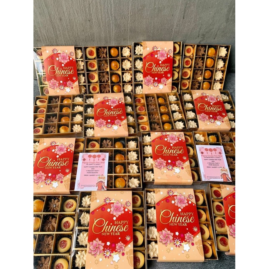 

Cookies Mix 4 Macam / Paket Imlek / Hampers Cny Edition - Ready New