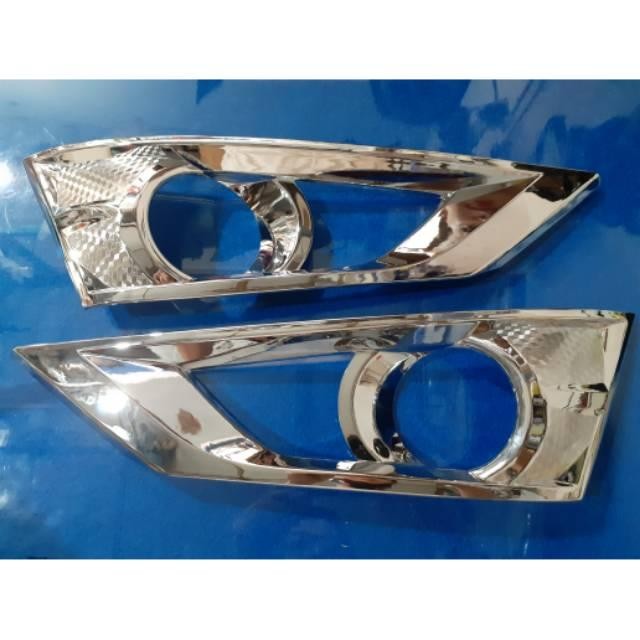 Garnish Krom Foglamp Sigra