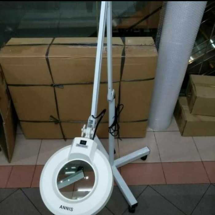 

lampu facail/lampu facial + kaca pembesar