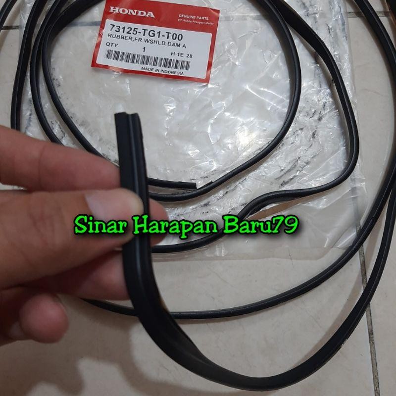 Karet Kaca List Molding Depan Honda Brio Mobilio