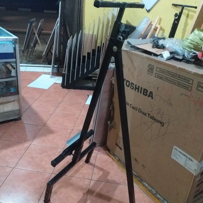 

stand besi flipchart