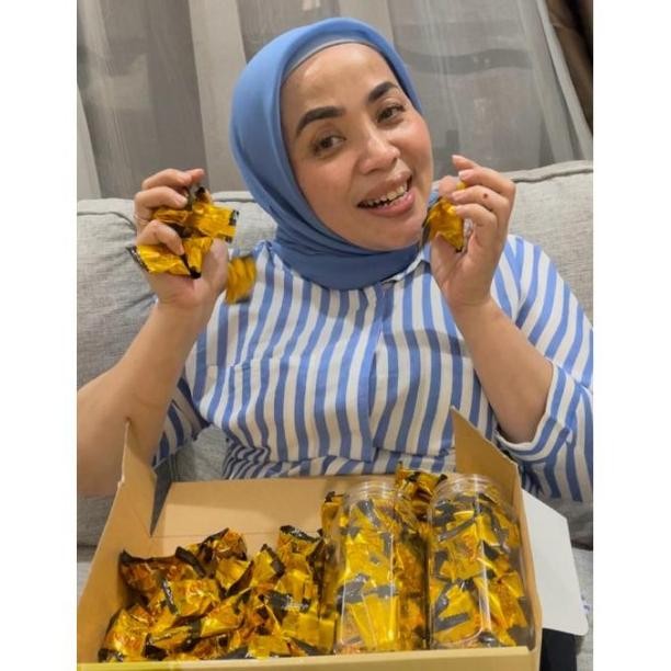 

Mudalifah Colat Almond 1 Arton Colat Almond Ii 4 Tople Ding