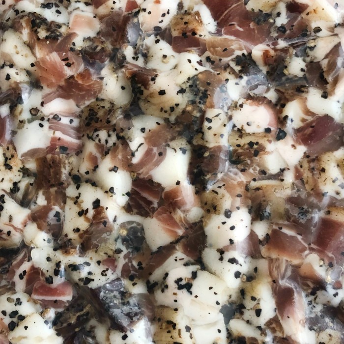 

PANCETTA BUTCHERIA / DAGING BABI HAM PORK / CURED MEAT