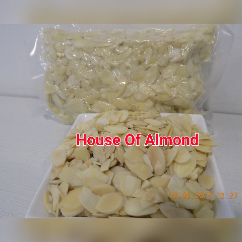 

ALMOND SLICE PREMIUM BLUE DIAMOND / KACANG ALMOND SLICE 1KG