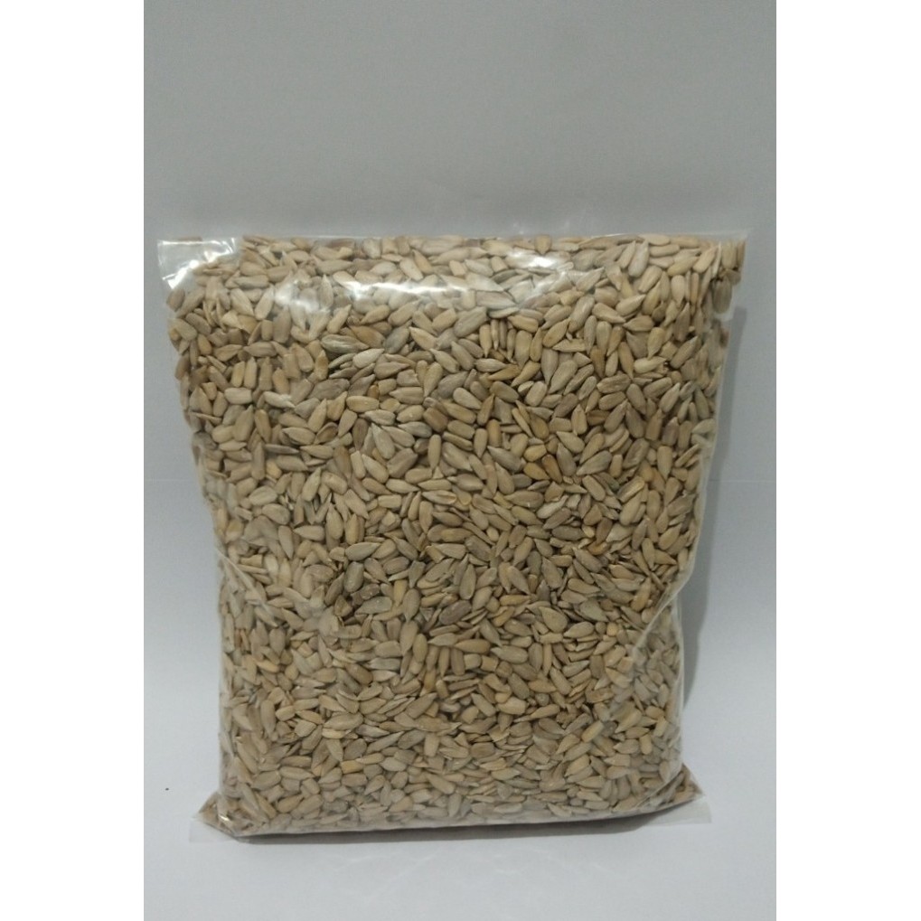 

SALE TERLARIS SUN FLOWER SEED MENTAH (RAW) BIJI BUNGA MATAHARI KUPAS 500 G / 1 KG READYY