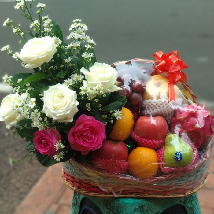 

Parcel Buah Bunga Segar