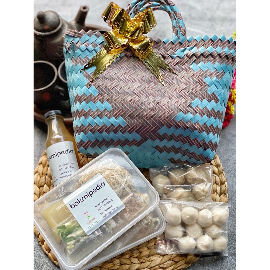 

Tas Anyam Hampers Mie Bakso Ulang Tahun / Anniversary By Bakmipedia