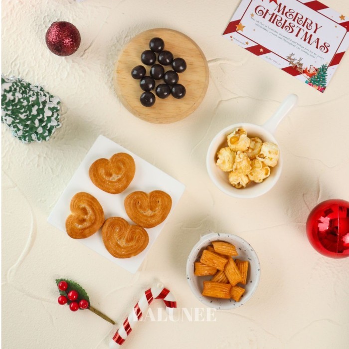 

Christmas Hampers Natal Isi 1 Jar Kue Kering / Christmas Gift Parcel Souvenir Coklat