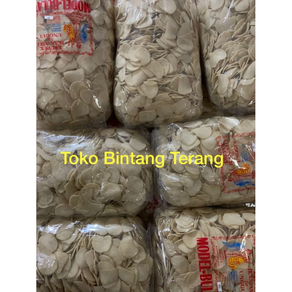 

KERUPUK/KRUPUK PANGGUL IKAN ASLI UNGGUL MODEL BULAT 1 BAL/BALL/DUS 5KG
