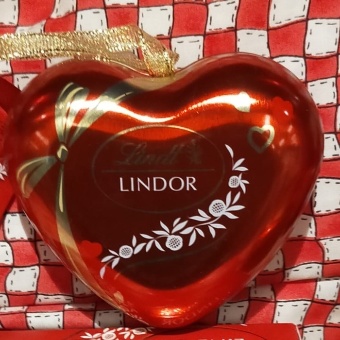 

Lindt Lindor Crystal Heart Tin Red 37gr
