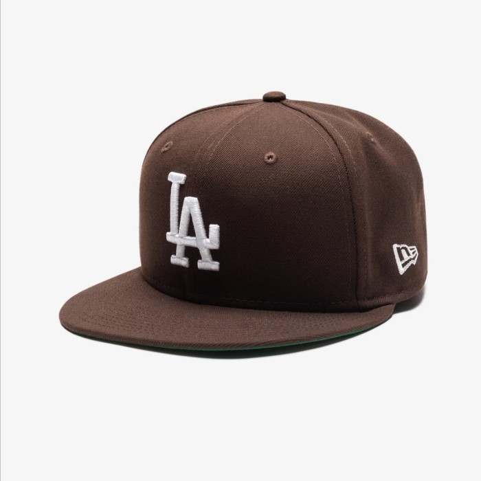 UNDEFEATED X LA DODGERS NEW ERA 59FIFTY FITTED Cap. Topi Unisex