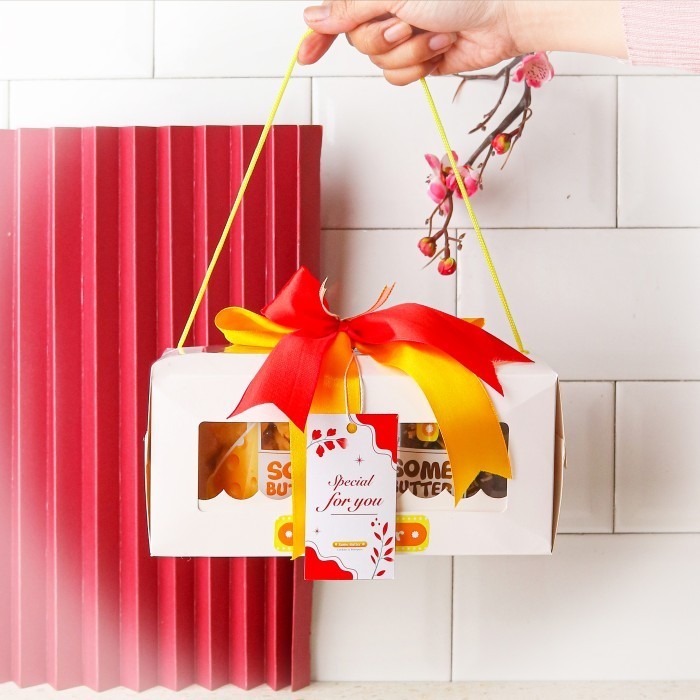 

Hampers Kue Kering Lebaran Imlek Parcel Cookies 2 Toples+Box Nastar