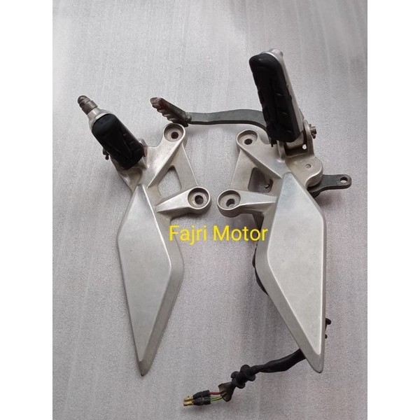 Footstep Depan Pijakankaki Depan Cb 150 Cb150 R Old Lama Kiri Kanan Ori Copotan Barang Langka