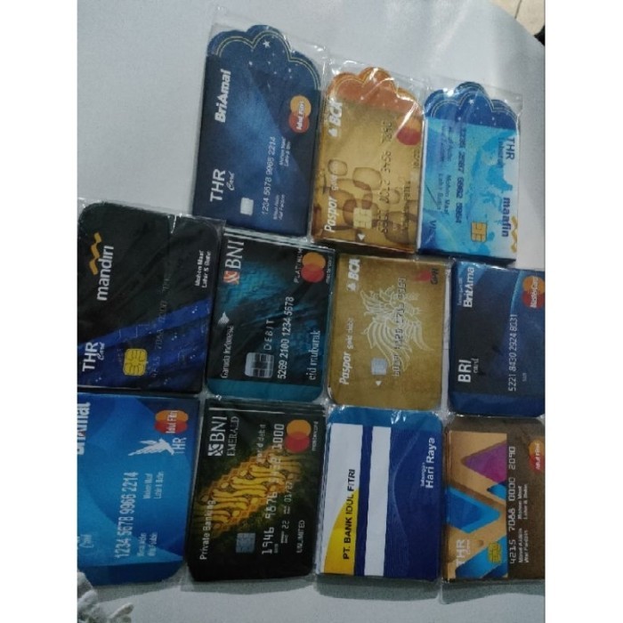 

PENAWARAN SPESIAL NEW ( BISA PILIH MOTIF ISI 100 PCS)AMPLOP LEBARAN 2023 MOTIF ATM SIAP DSK4