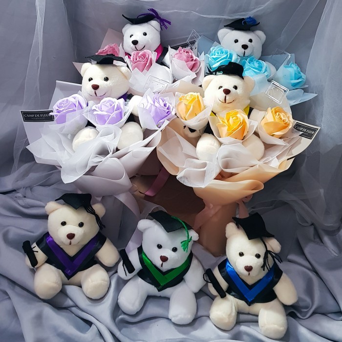

3STEM MINI FLOWER BOUQUET WITH GRADUATION DOLL FLOWER SOAP BUNGA SABUN