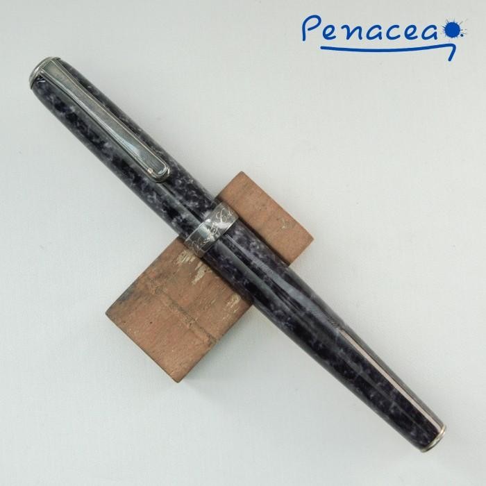 

(1990s) DIPLOMAT Classic Collection 1922 Marbled Purple Fountain Pen Original