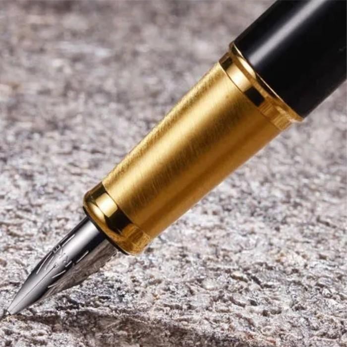 

Ready Parker Im Laqer Black Gold Trim Fountain Pen Original Original
